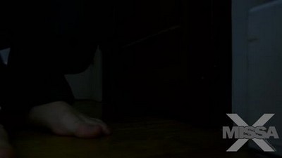 Забавная девчуля отсасывает двоюродному брату